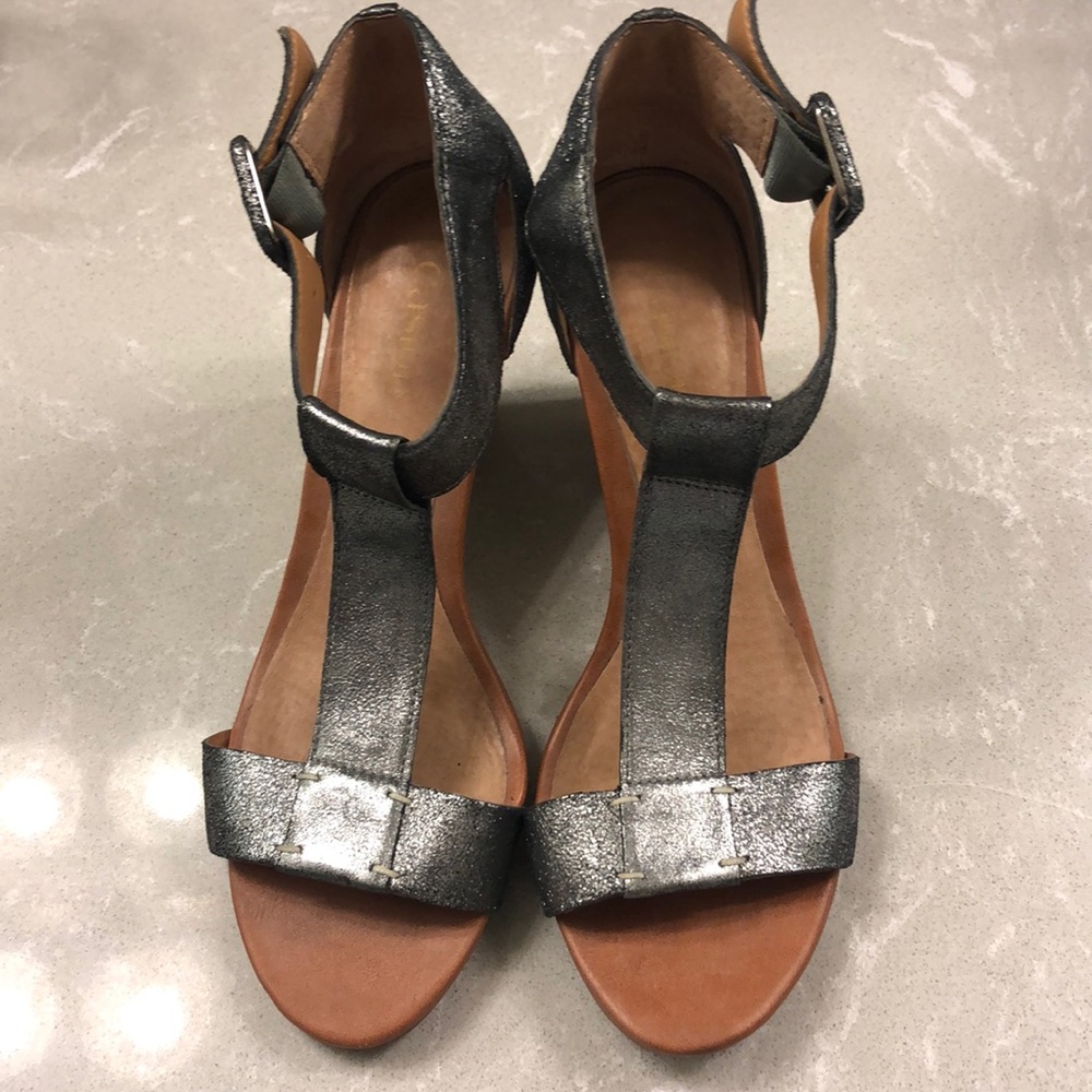 Caslon ‘Ramona’ Leather T-Strap Sandal